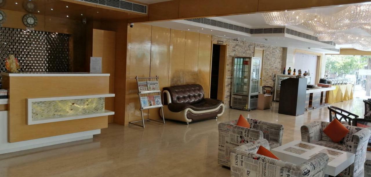 Kyriad Hotel Jaipur By Othpl Exterior foto